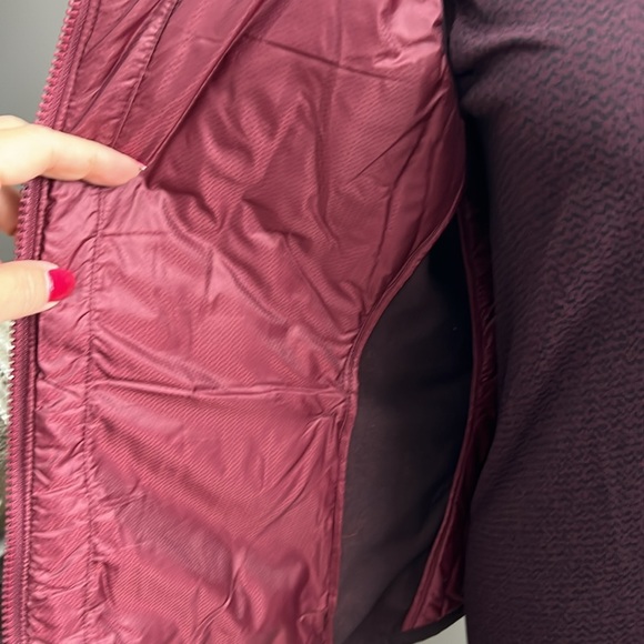 Athleta Women's Quilted Vest - Picture 8 of 9
